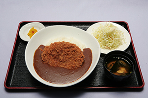 メンチカツカレー